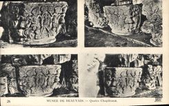 CPA Musee du Louvre Quatre Chapiteaux 