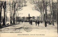 CPA Aix en Provence Sortie du Cours Mirabeau 