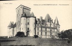 CPA Chateau de La Rochefoucauld Vue d'ensemble 