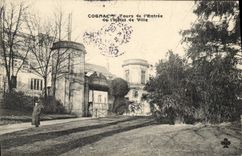 CPA Cognac Tours de I'Entree de l'Hotel de Ville 
