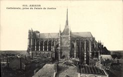 CPA Amiens Cathedrale prise du Palais de Justice 