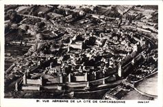 CPA Vue abrienne de la cite de Cascassonne 