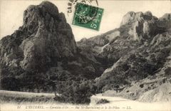 CPA L'Esterel Corniche d'Or Roc St Barthelemy et le St Pilon 