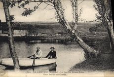 CPA La Louvesc Ardeche Le Lac du Grand Lieu Une Partie de Canot 