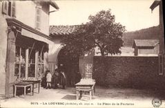 CPA La Louvesc Ardeche La Place de la Fontaine 