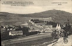 CPA La Louvesc vue generale et Mont Chaix La Montee de la Fontaine St Regis et le Calvaire 