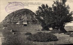 CPA Gerbier des Joncs (Ardeche) alt 1554 m Le Chalet du Touring Club de France et la ferme de Loire 