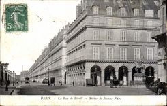 CPA Paris La Rue de Rivoli Statue de Jeanne d'Arc