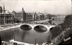 CPA Paris La Cociergerie et la Seine