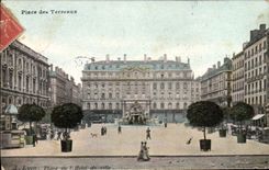 CPA Lyon Place des Terreaux Place de L'Hotel de Ville