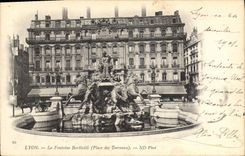 CPA Lyon La Fontaine Bartholdi (Place des Terreaux)