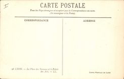 CPA Lyon La Place des Terreaux et le Palais des Arts