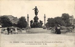 CPA Paris Place de la Nation Monument du Triomphe de la Republique et les Colonnes du Trone