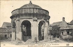 CPA Villeneuve les Avignon Chartreuse du Val de Benediction Le puits Saint Jean