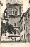 CPA Villeneuve les Avignon La Rue des Arcades et le Beffroi de la Collegiale (XIV s)