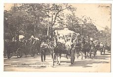 Visite de S M Alphonse XIII a Paris CPA Bois de Boulogne Voitures fleuries