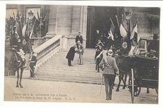 Visite de S M Aphonse XIII a Paris CPA Le Roi serre la main de M Lepine