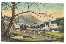 Lourdes CPA La basilique et la ville