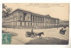 Paris (1er) CPA Le Louvre La colonnade
