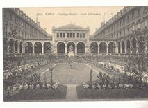 Paris (1er) CPA College Rollin Cour d'honneur