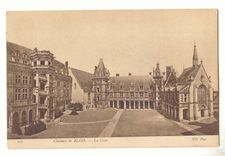 Blois CPA Le chateau La cour