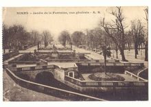 Nimes CPM Jardin de la fontaine vue generale