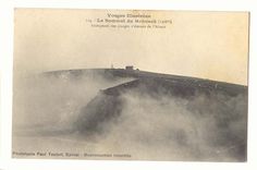 Le sommet du Hohneck (1366m) emergeant des nauges s'elevant de l'Alsace