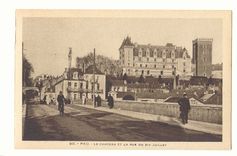 Pau CPA Le chateau et la rue du XIV juillet