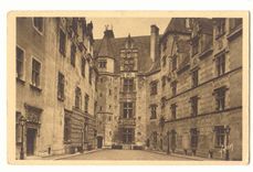 Pau CPA la cour d'honneur du chateau